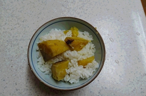 2019サツマイモごはん.JPG